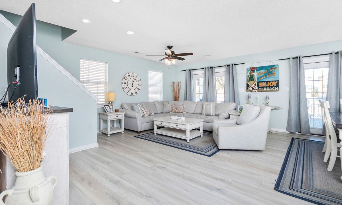 Surfside Beach House | Prvt Home 3 Bedrooms/3 Baths, Sleeps 10, Surfside Bch, SC Just Steps To The Beac