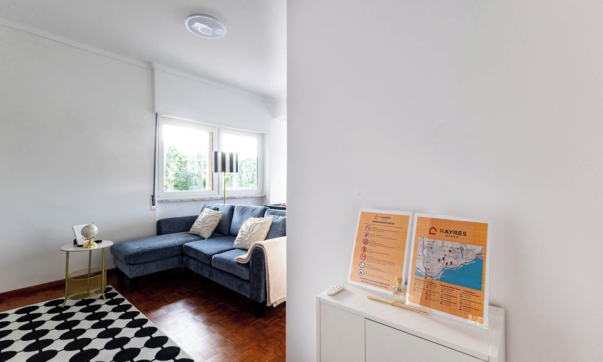 Paco De Arcos Apartment | The Ambassador's Retreat - Open Space - 100% Equipped