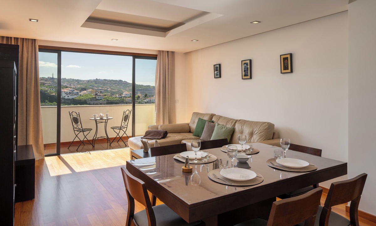 Camara de Lobos Apartment | Lobos Horizon – Coziness with Madeiran Soul