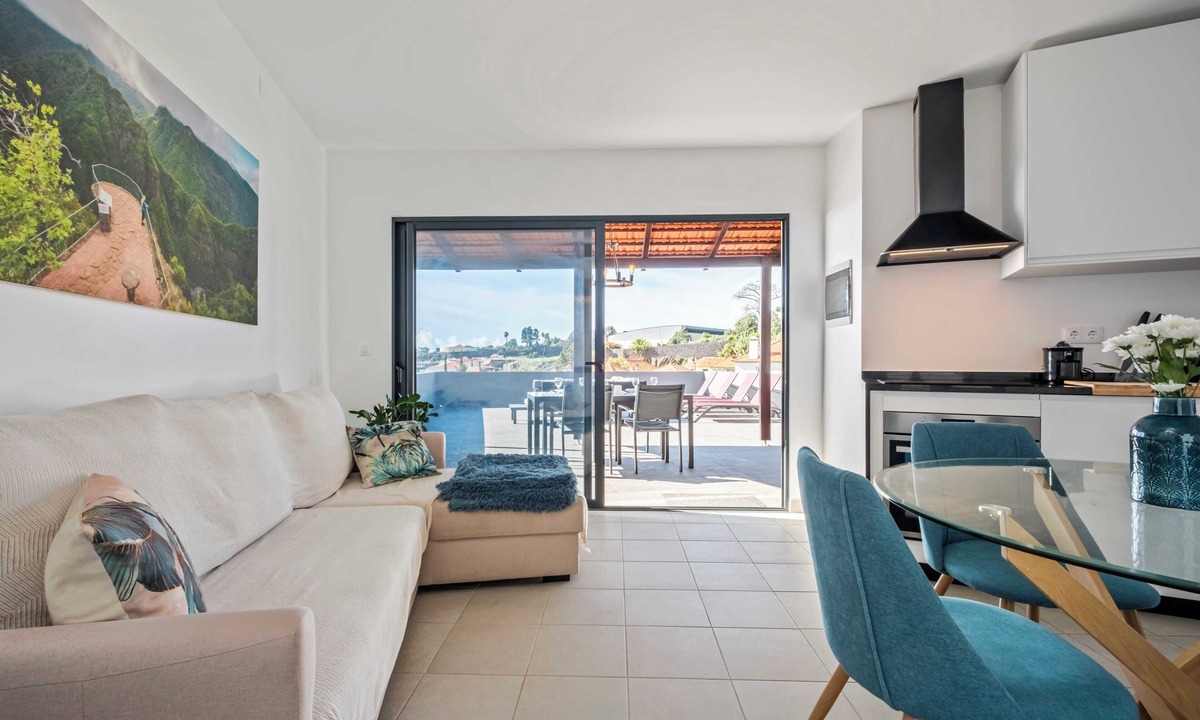 Imaculado Coracao de Maria Apartment | Stylish Refuge - Terrace overlooking Funchal
