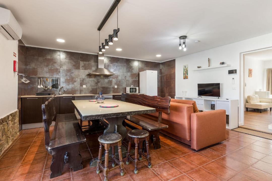 Madalena House | Learn Fun Madalena - Shared Swimming pool
