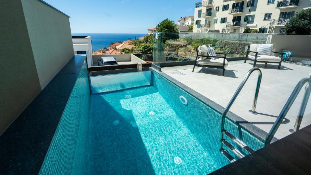 Santa Maria Maior Apartment | Villa Nero - Pool & Ocean View by LovelyStay