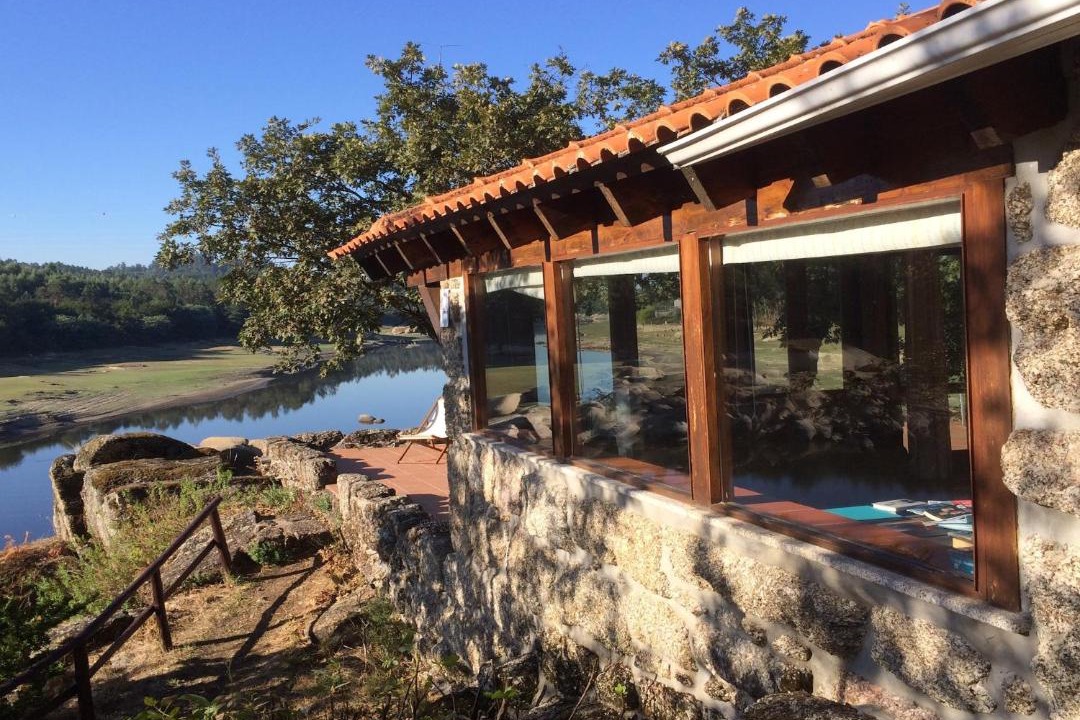 Santa Comba Dao House | Mansion in Dão Valley by River Beach