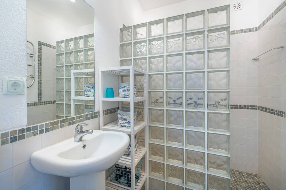 Photo of Bathroom in Alporchinhos