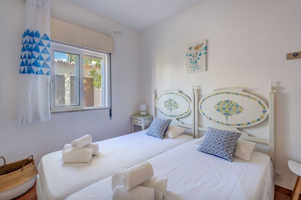 Photo of Bedroom in Alporchinhos
