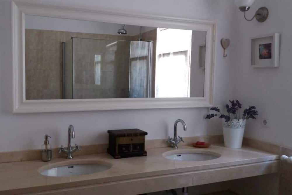 Photo of Bathroom in Rubiaes