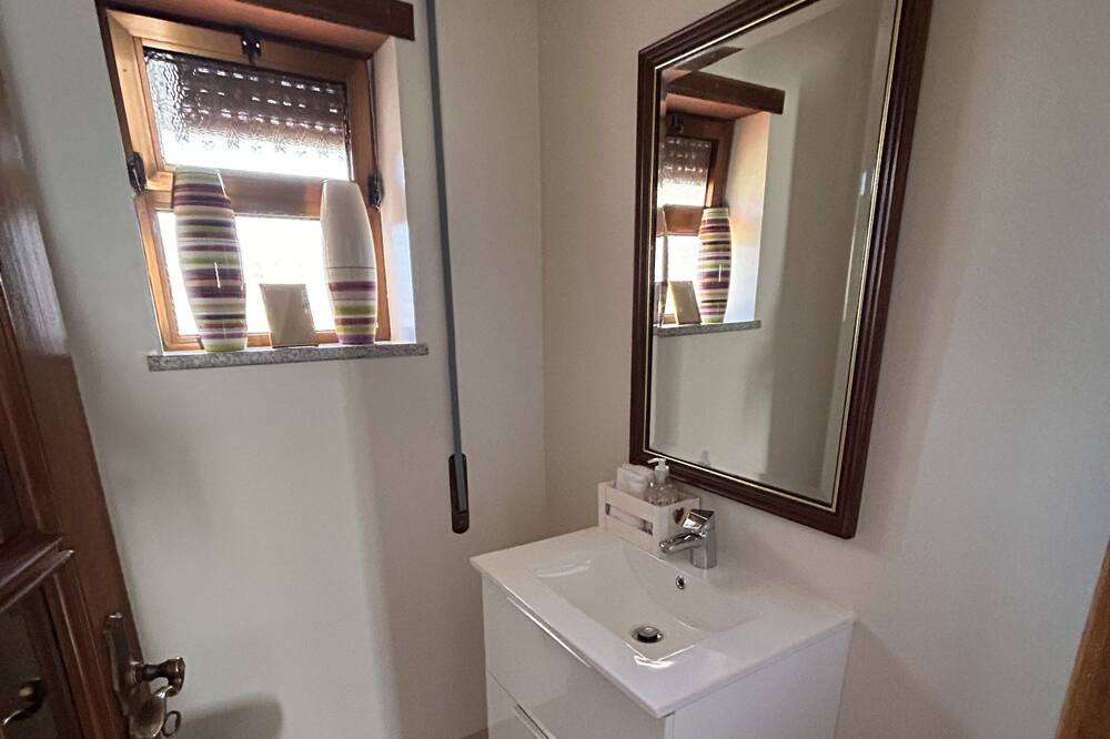 Photo of Bathroom in Lamego
