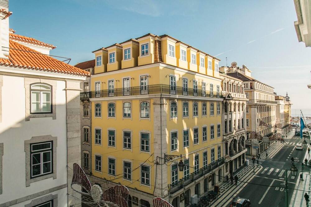 Photo of Others in Chiado