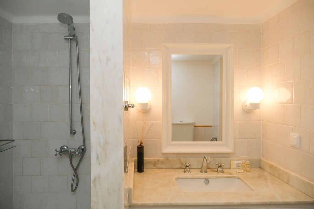 Photo of Bathroom in Azenhas do Mar