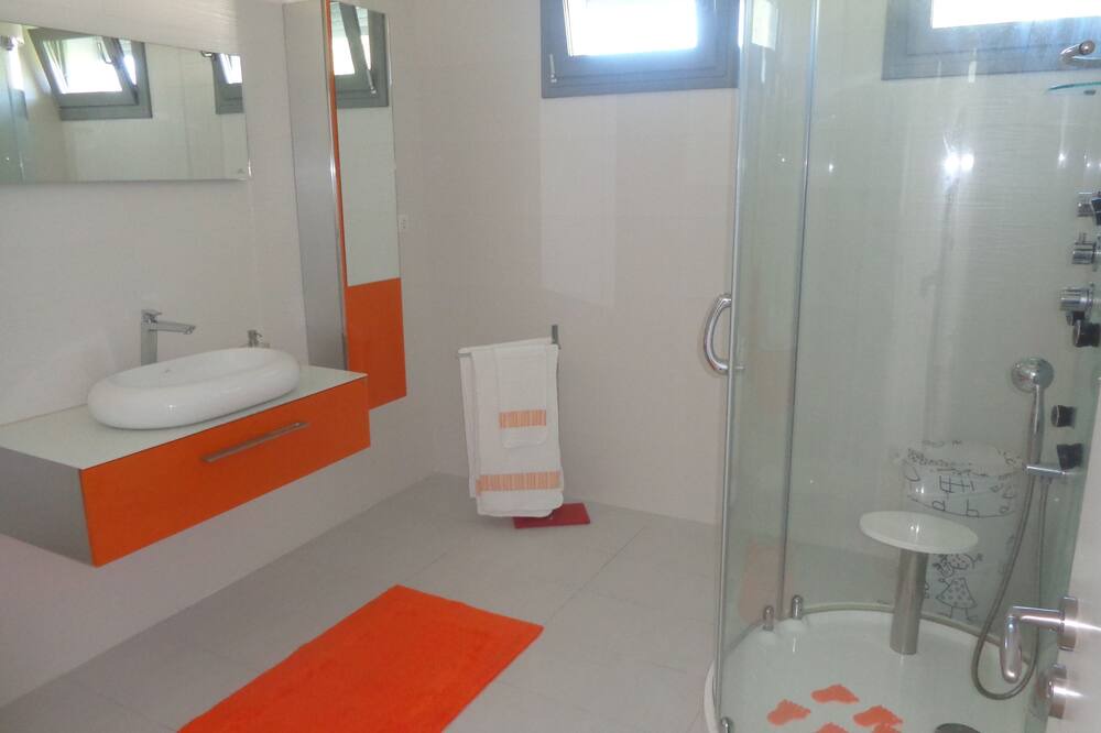 Photo of Bathroom in Viseu