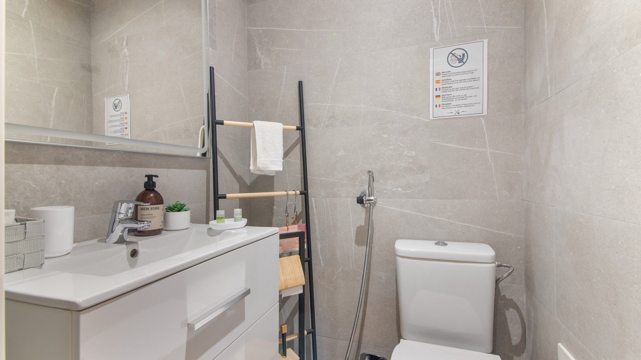 Photo of Bathroom in Faro City Centre