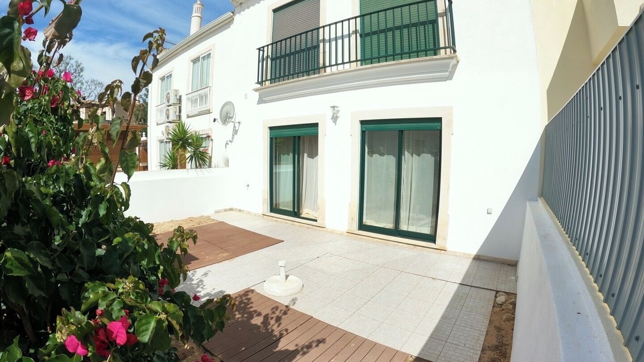 Photo of Outdoor in Pera