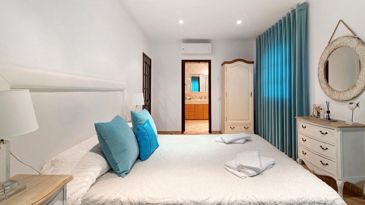 Photo of Bedroom in Quarteira
