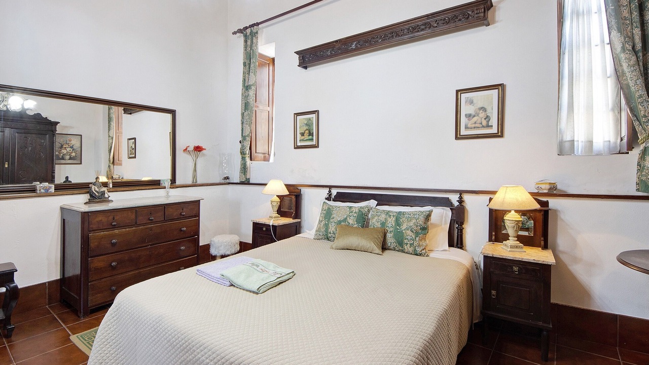 Photo of Bedroom in Rates