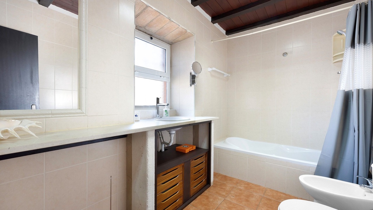 Photo of Bathroom in Cumeada