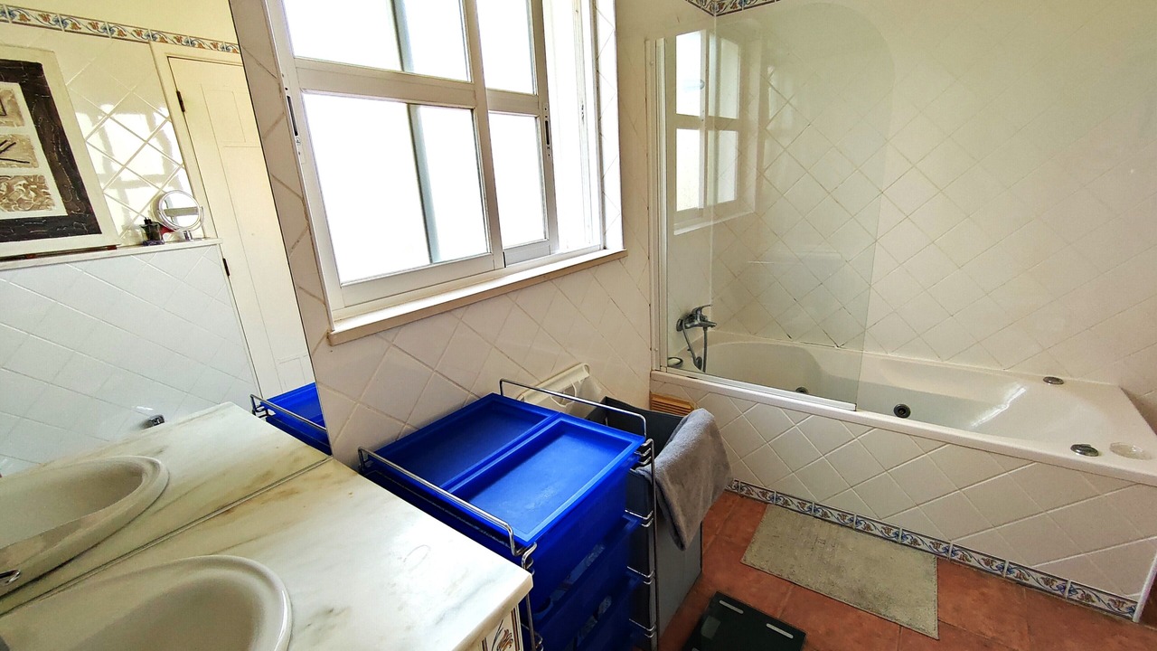 Photo of Bathroom in Gale