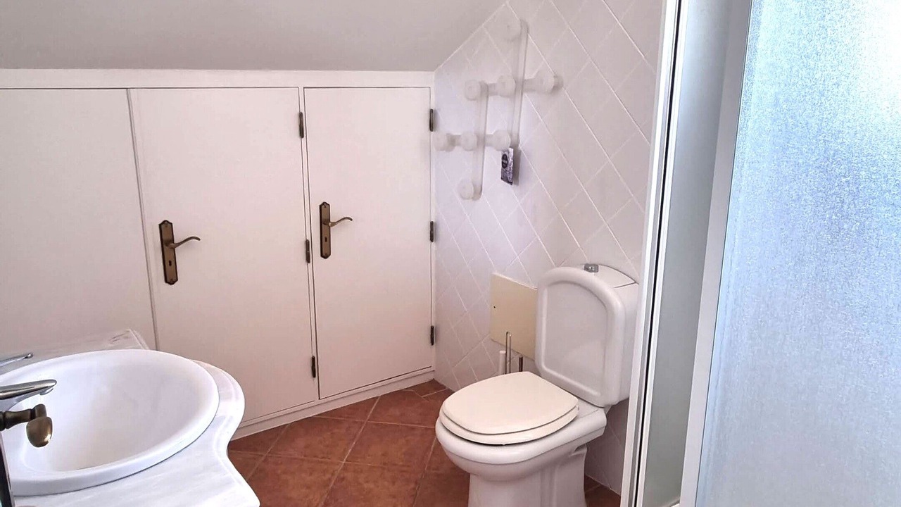 Photo of Bathroom in Gale