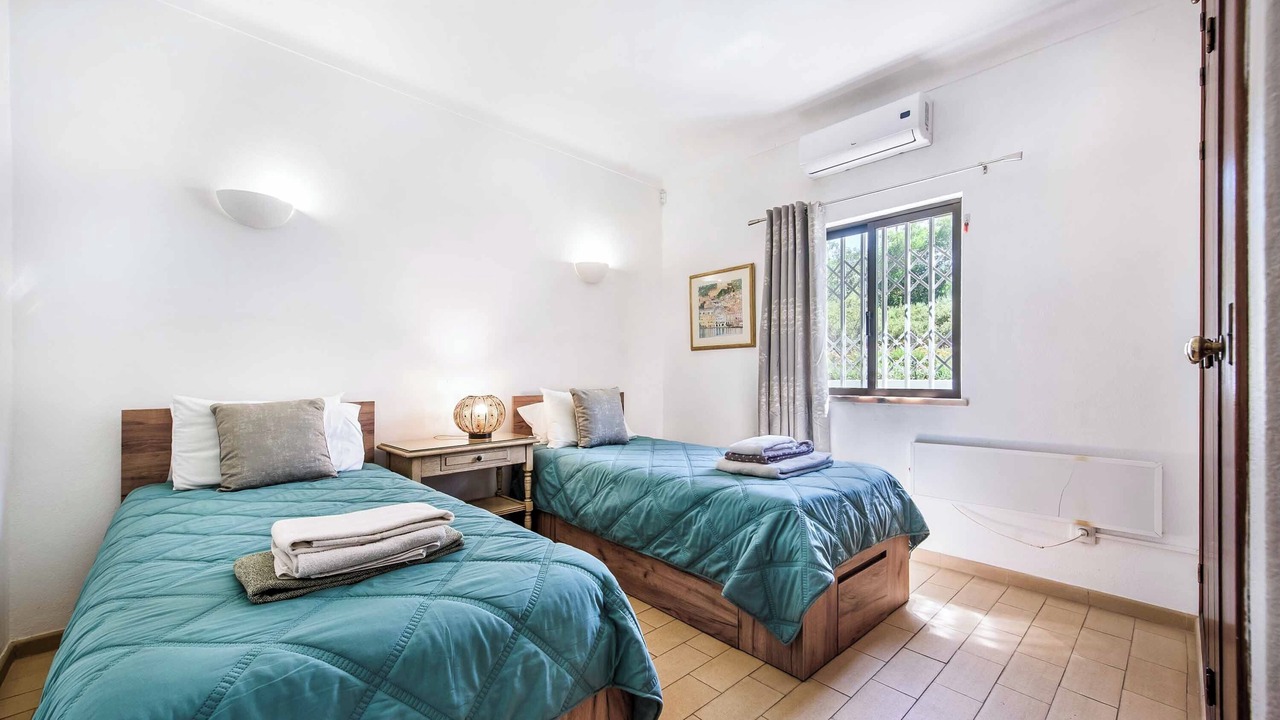 Photo of Bedroom in Caramujeira