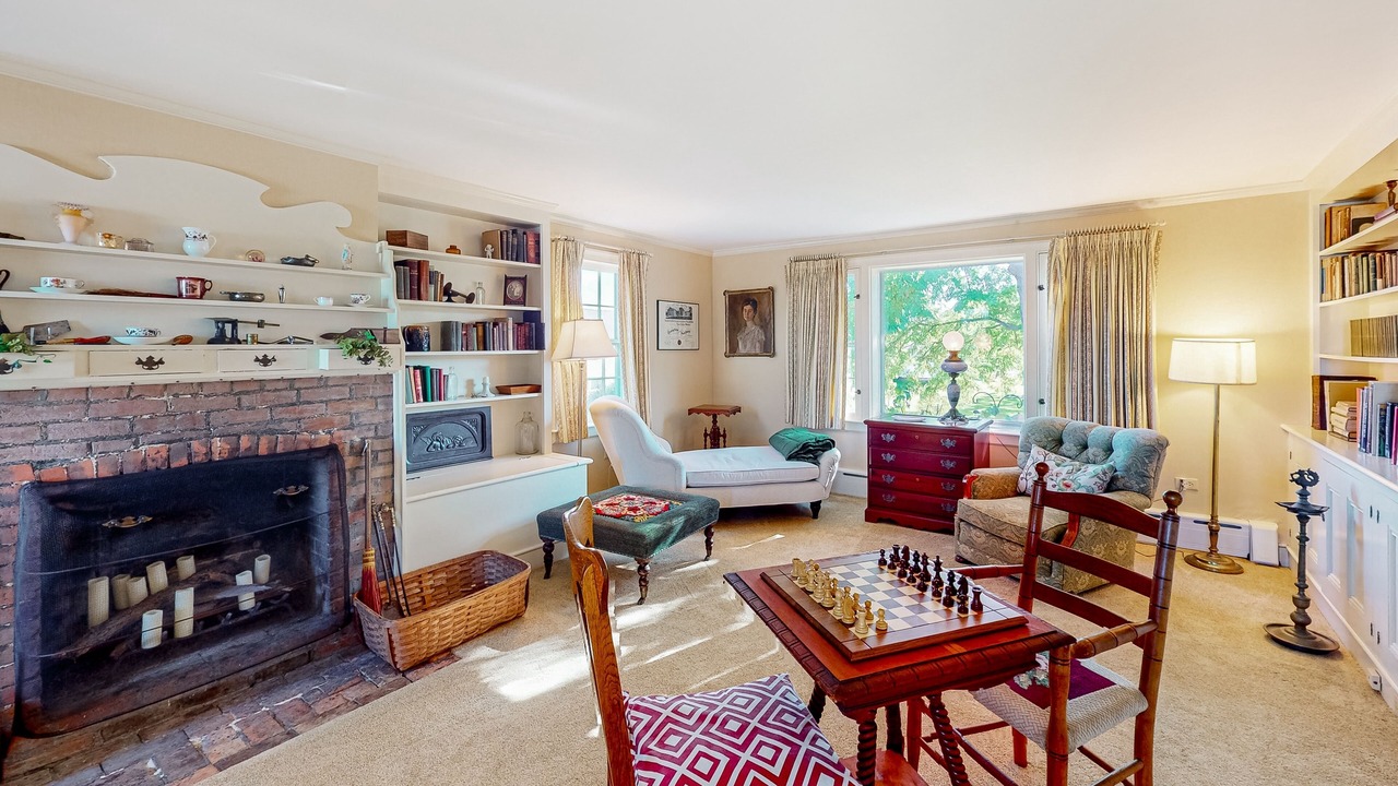 Photo of Livingroom in Town of Benton