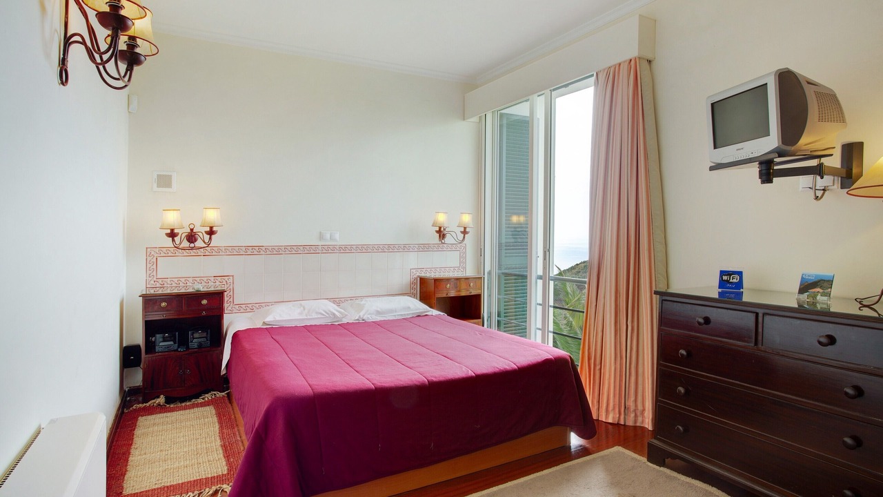 Photo of Bedroom in Canico