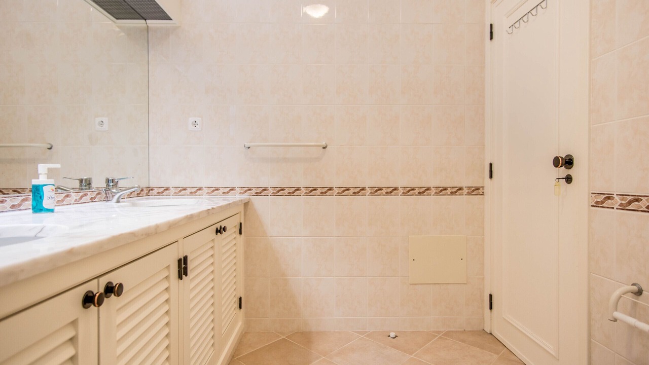 Photo of Bathroom in Alpouvar