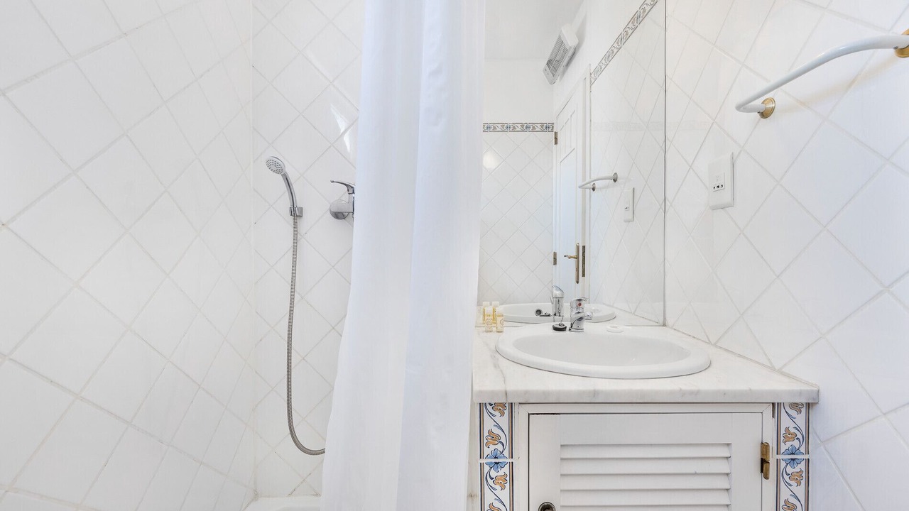Photo of Bathroom in Gale