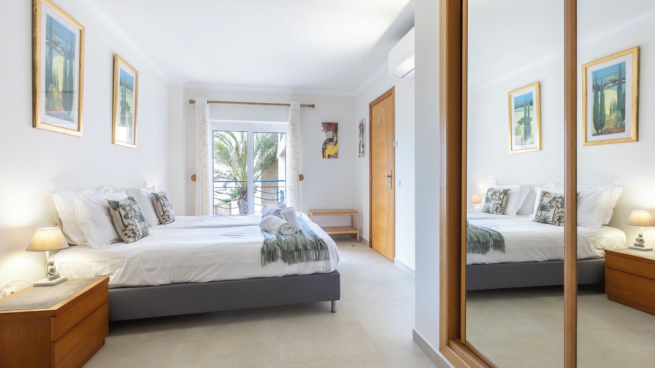 Photo of Bedroom in Meia Praia
