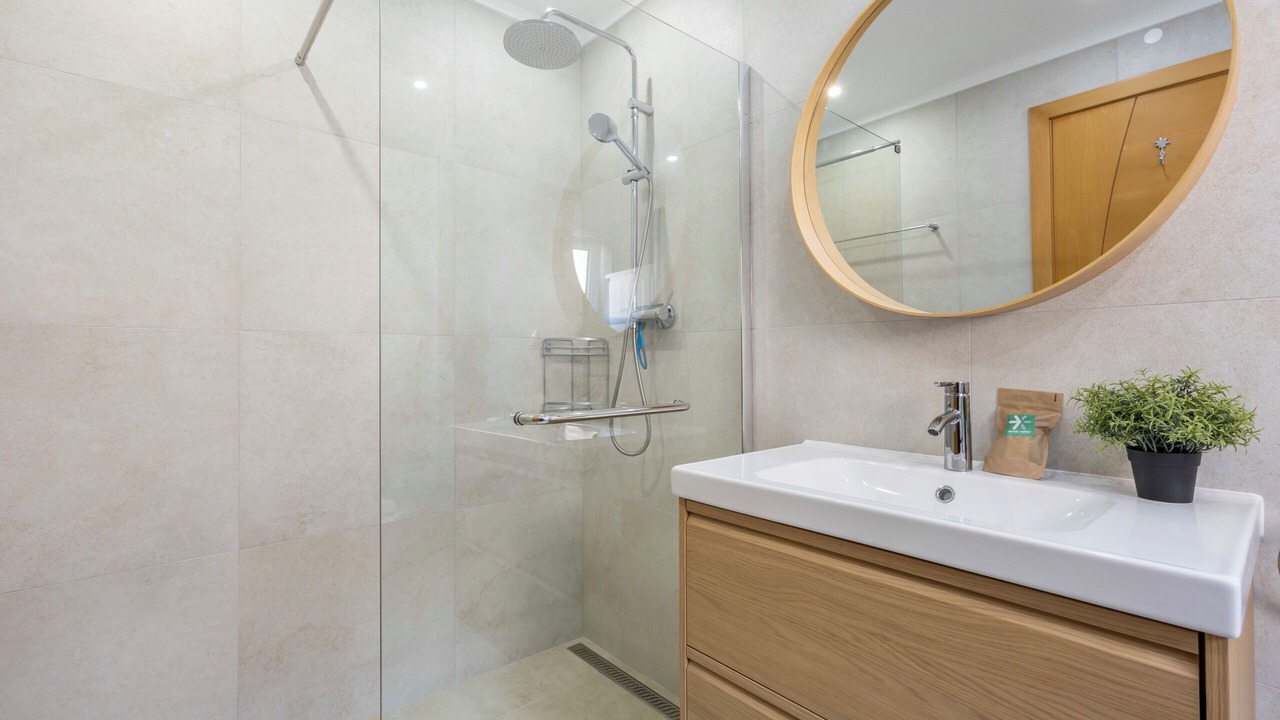 Photo of Bathroom in Meia Praia