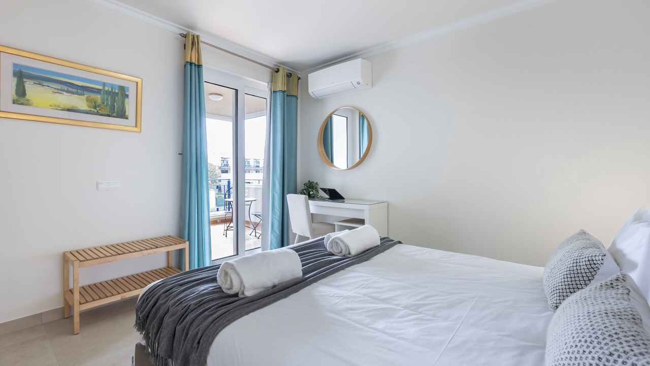 Photo of Bedroom in Meia Praia