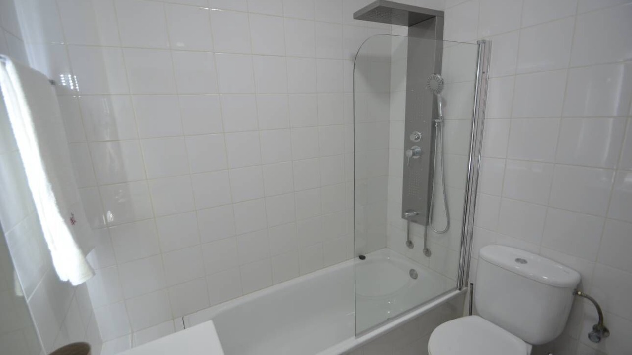 Photo of Bathroom in Portela