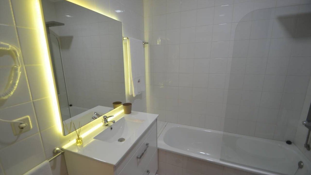 Photo of Bathroom in Portela