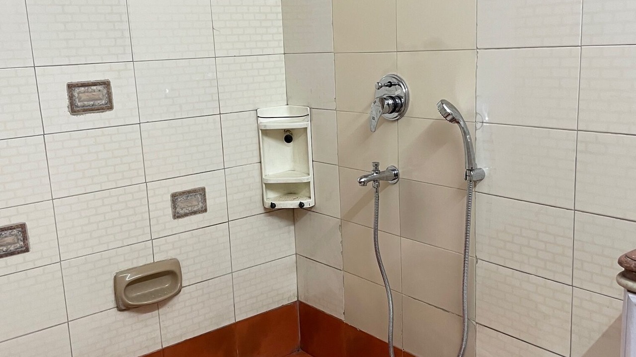 Photo of Bathroom in Dariyaganj