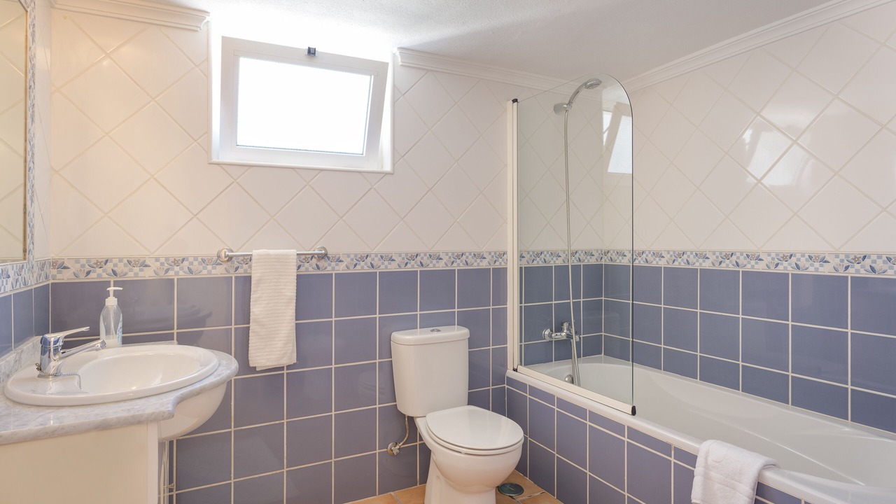 Photo of Bathroom in Almancil