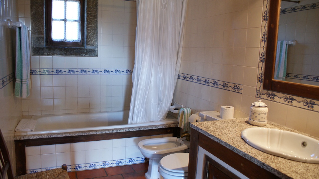 Photo of Bathroom in Estoraos