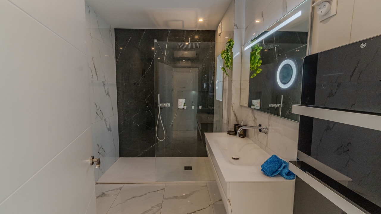 Photo of Bathroom in Quarteira