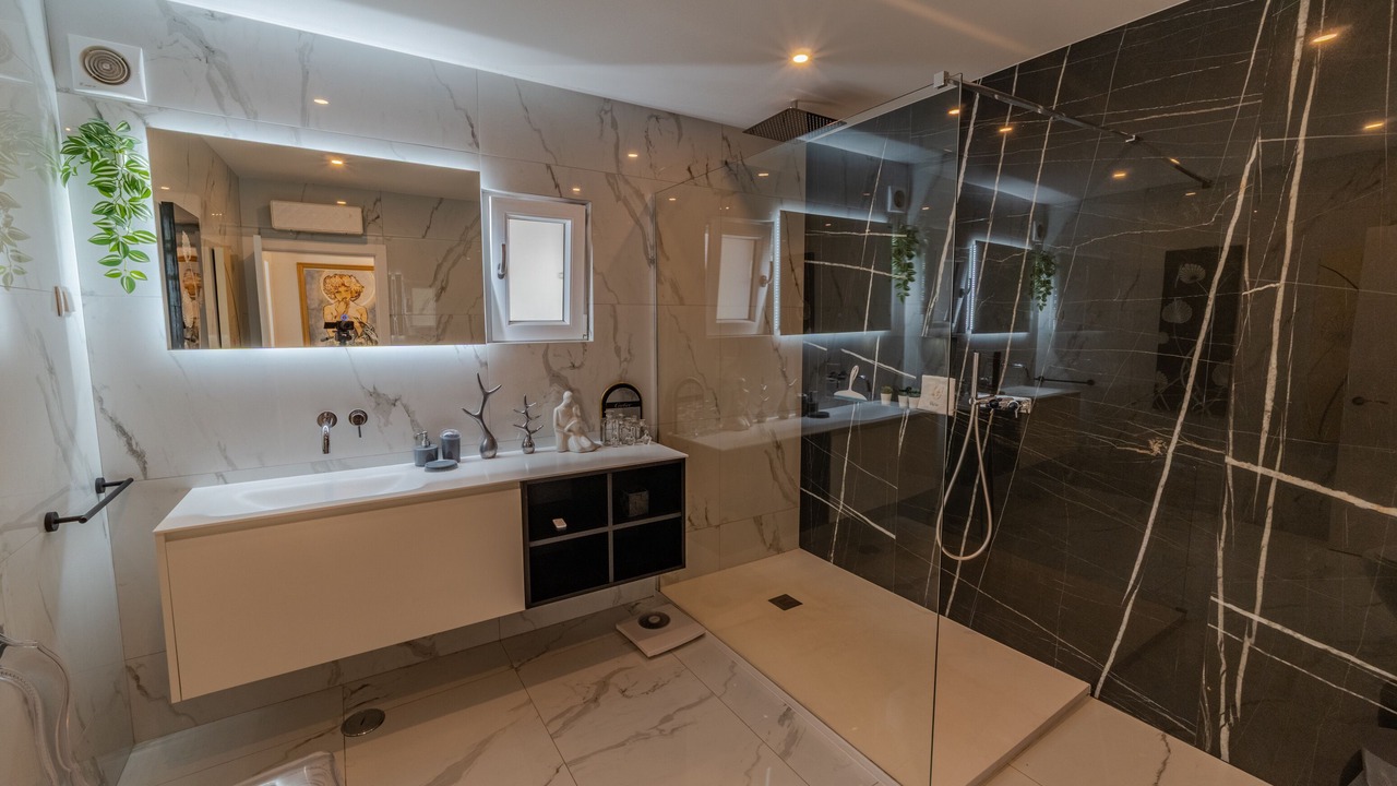 Photo of Bathroom in Quarteira