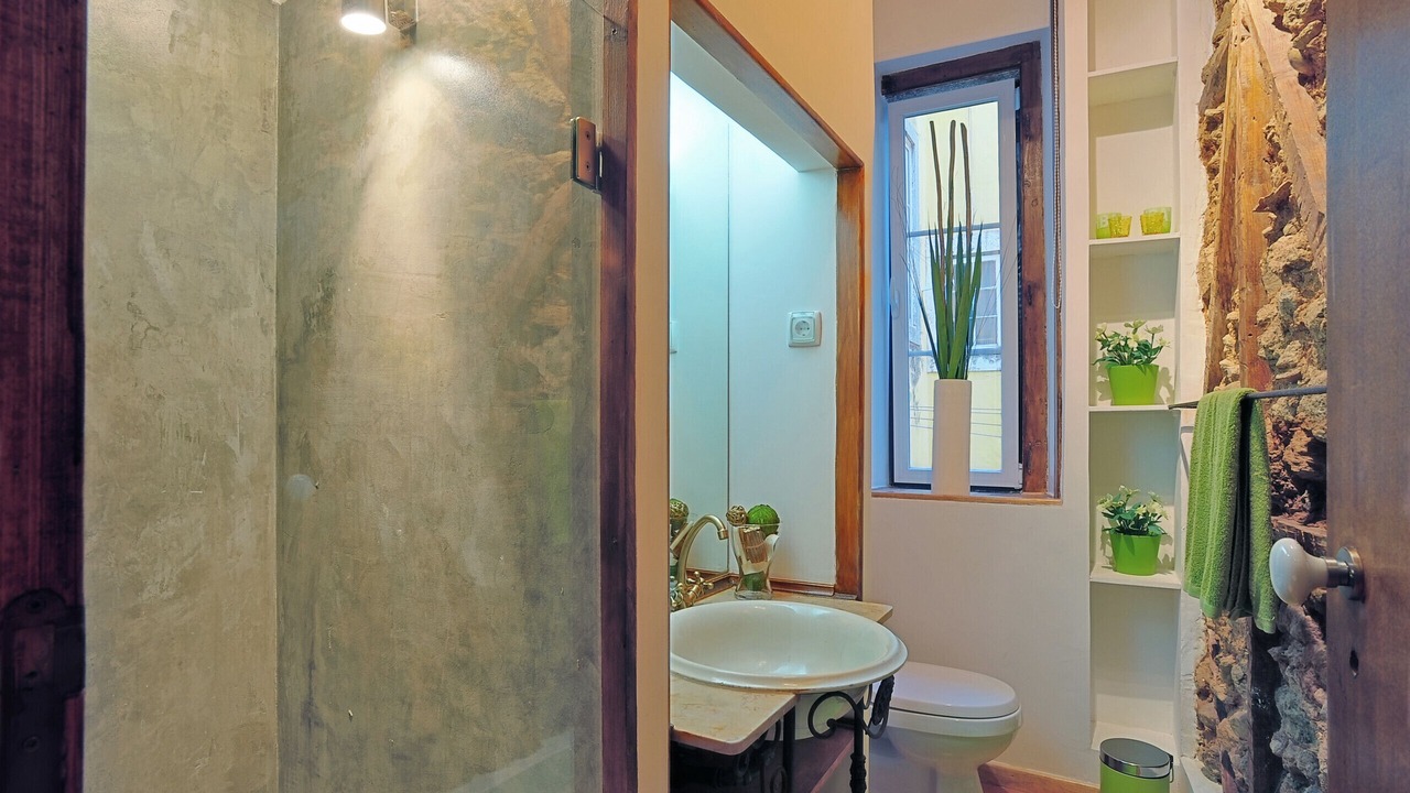 Photo of Bathroom in Alfama