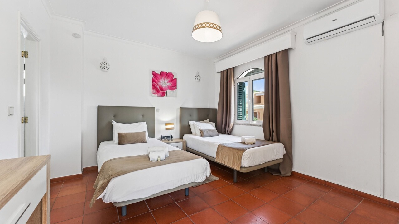 Photo of Bedroom in Quarteira