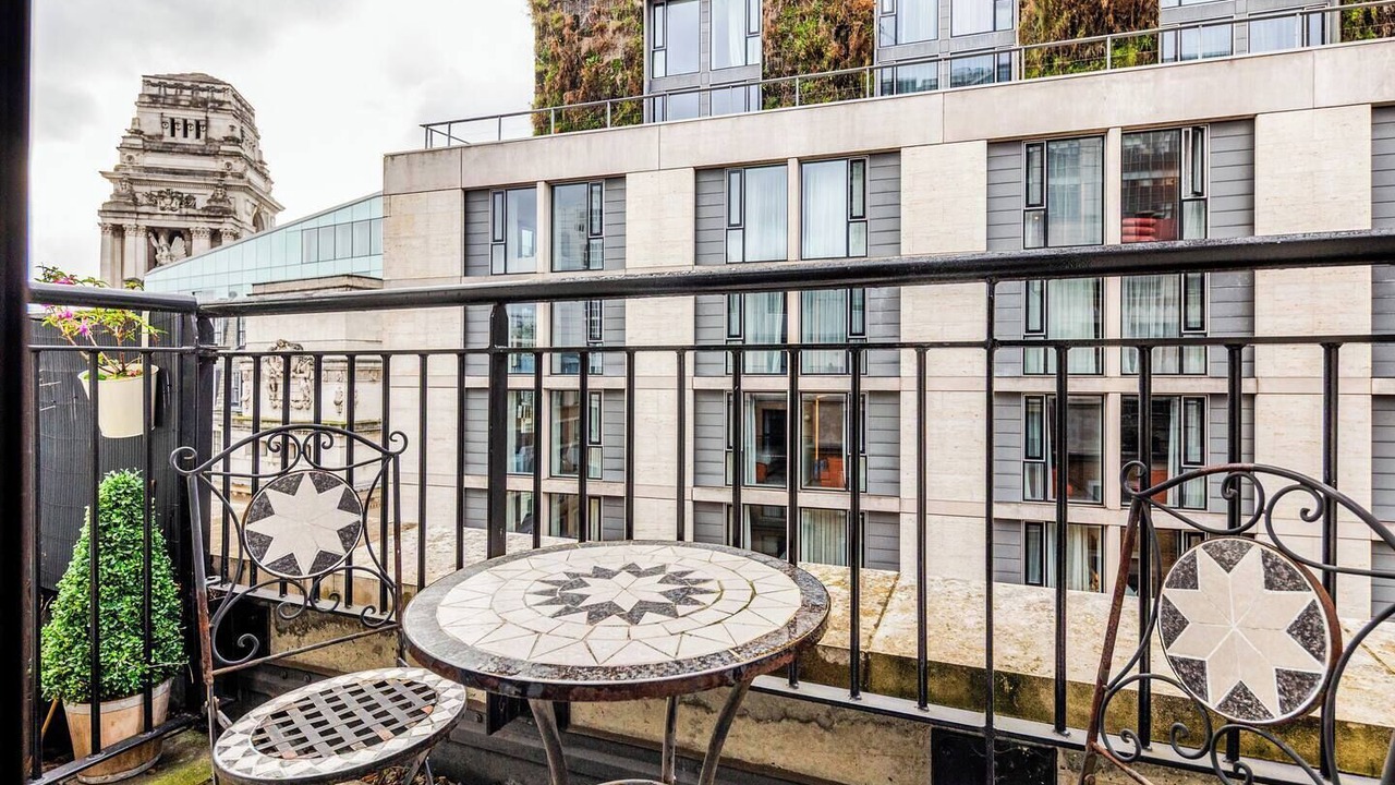 Photo of Outdoor in Tower Hill