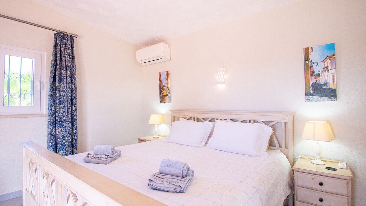 Photo of Bedroom in Lagoa e Carvoeiro