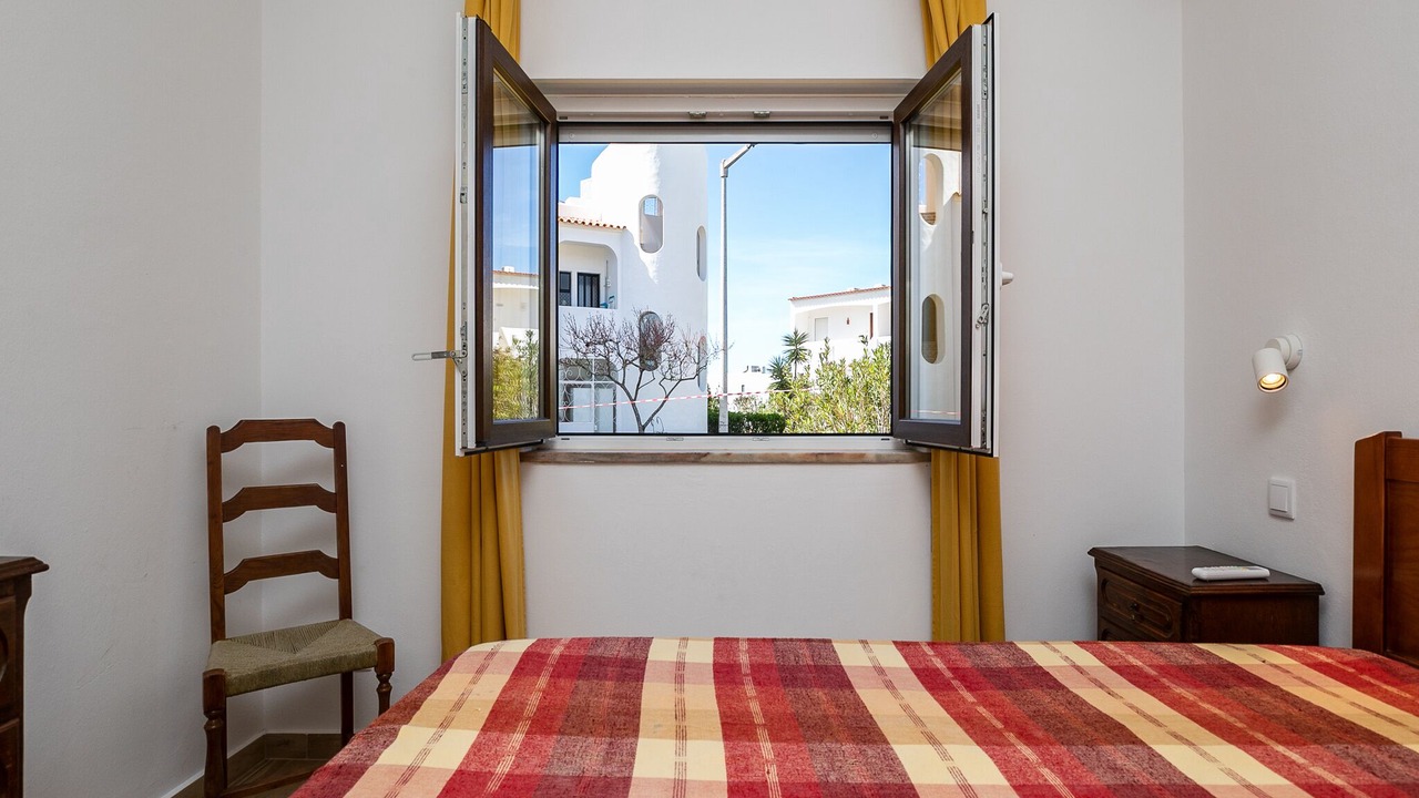 Photo of Bedroom in Alporchinhos