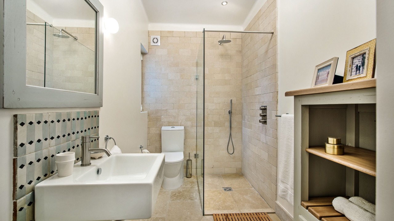 Photo of Bathroom in Almancil