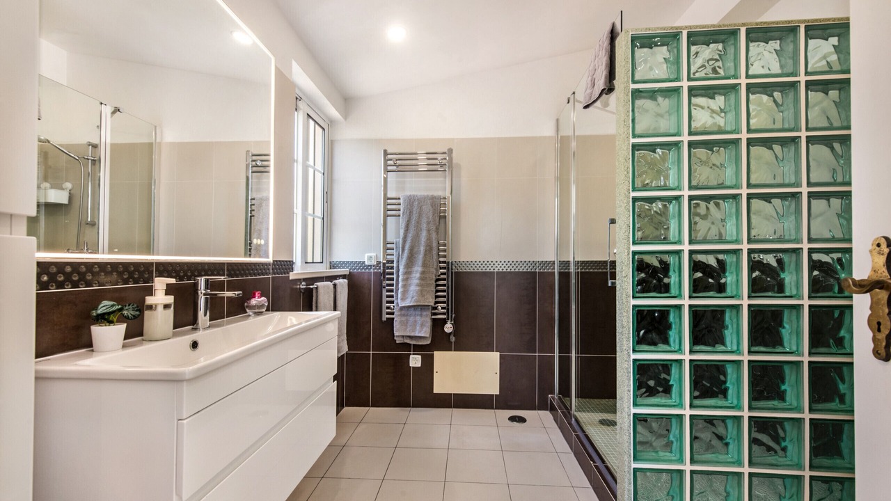Photo of Bathroom in Guia