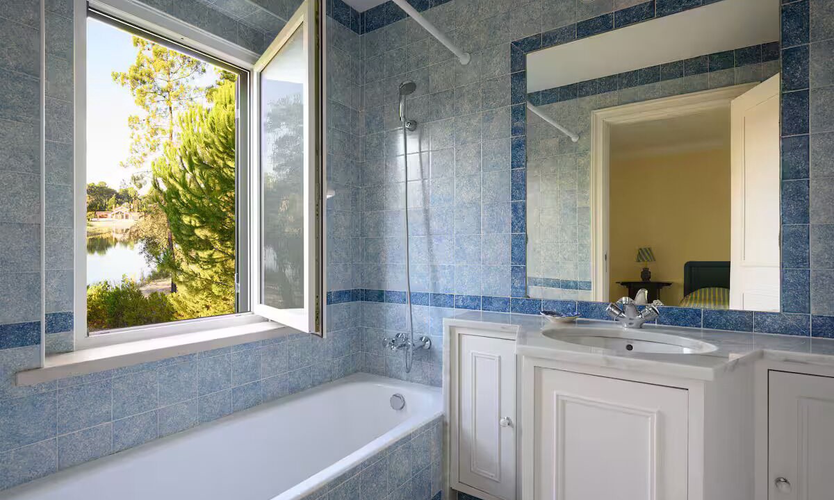 Photo of Bathroom in Castelo