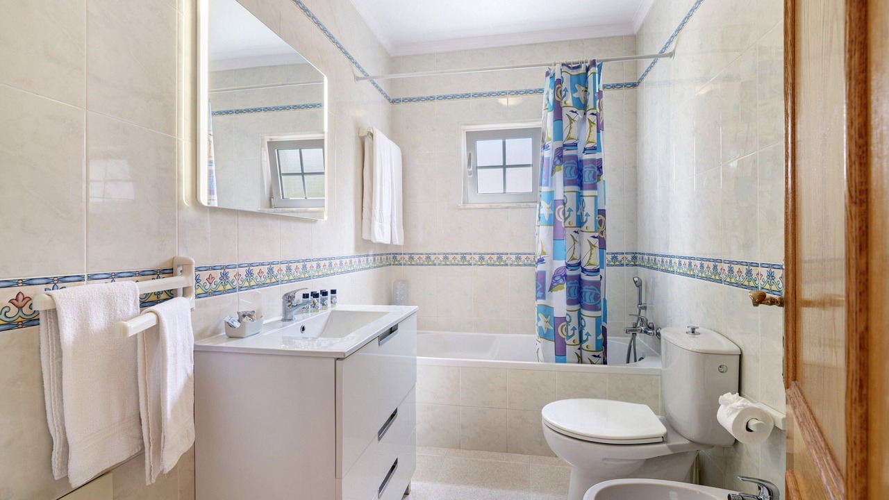 Photo of Bathroom in Vale de Carro
