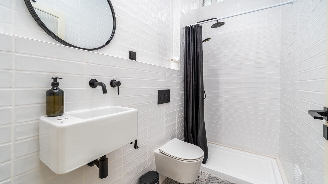 Photo of Bathroom in Portimao City Centre