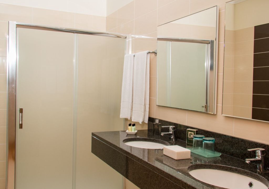 Photo of Bathroom in Faial