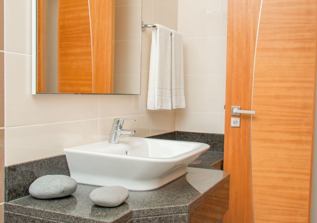 Photo of Bathroom in Faial