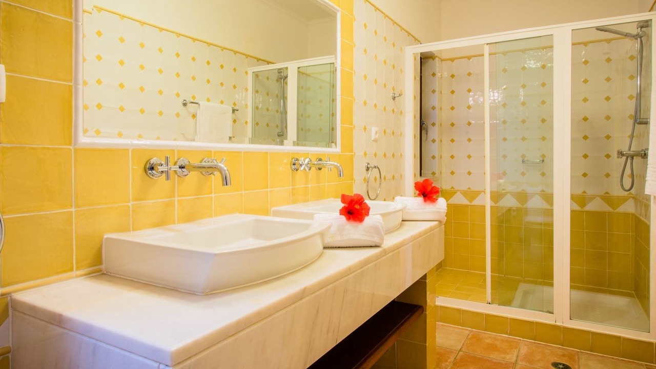 Photo of Bathroom in Vale de Centianes