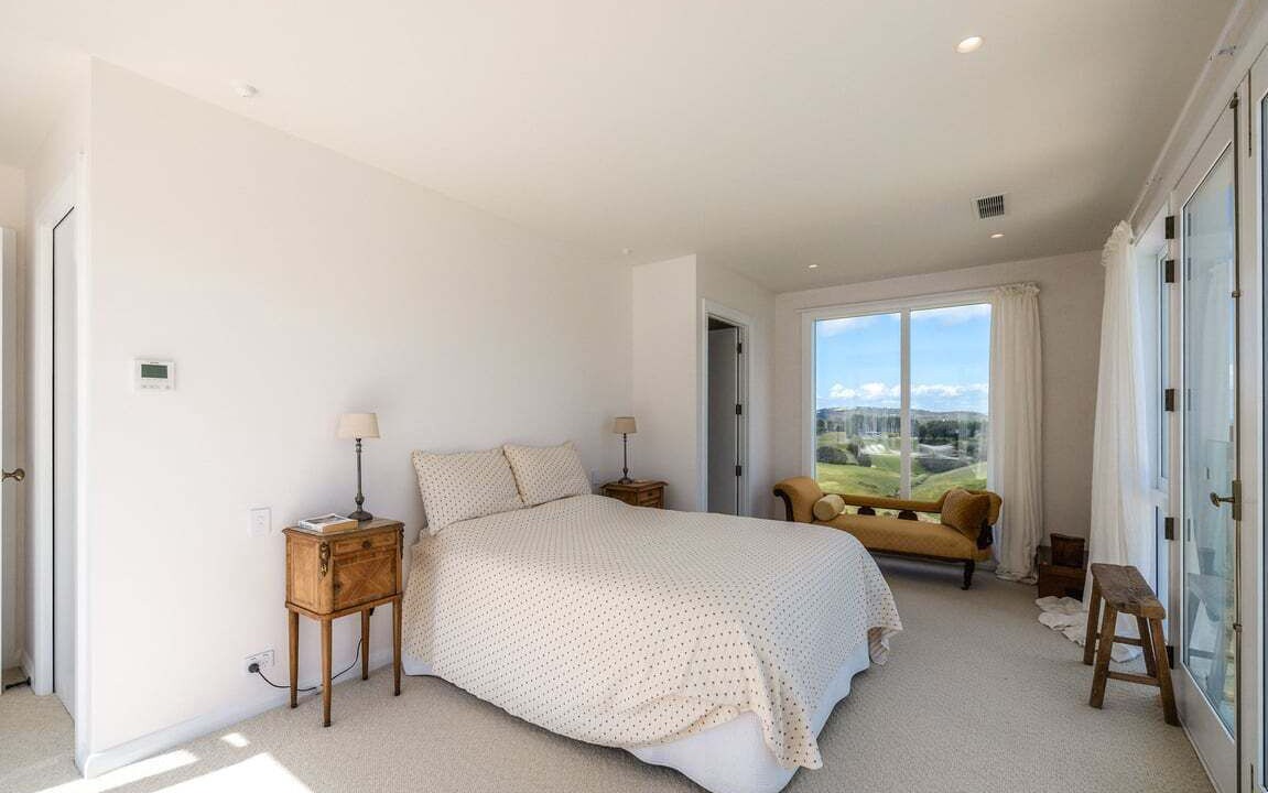 Photo of Bedroom in Onetangi